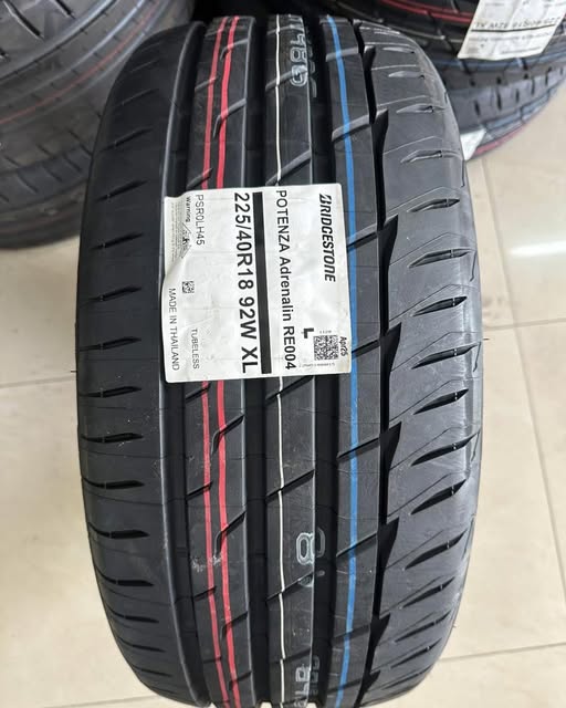 BRIDGESTONE POTENZA ADRENALIN RE004 225/40 R18